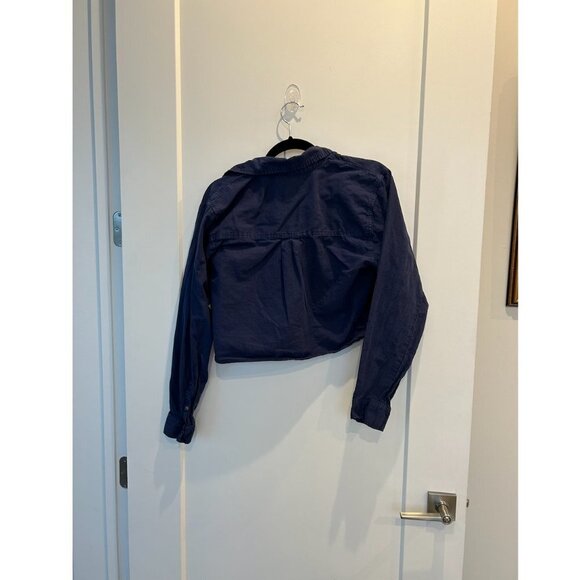 universal thread crop button down - Picture 5 of 5